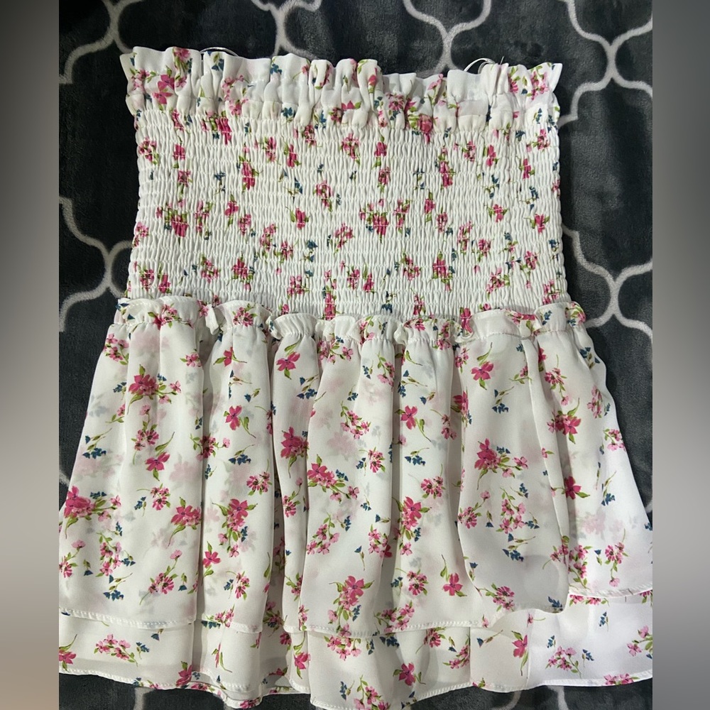 Mini white floral skirt